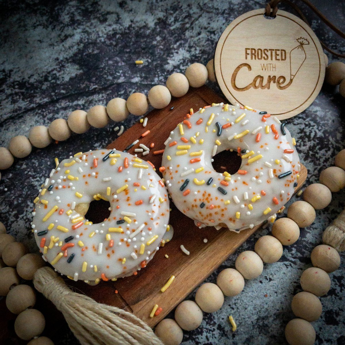 FrostedWithCare's tweet photo. Hi friends! You’ve got one more day to preorder Halloween treats! Pickup is this Sunday or Monday in Richfield. Let me know if you have any questions, otherwise more details on my website. 

https://t.co/EINNqTzmak ￼ https://t.co/l3pWCKMqra