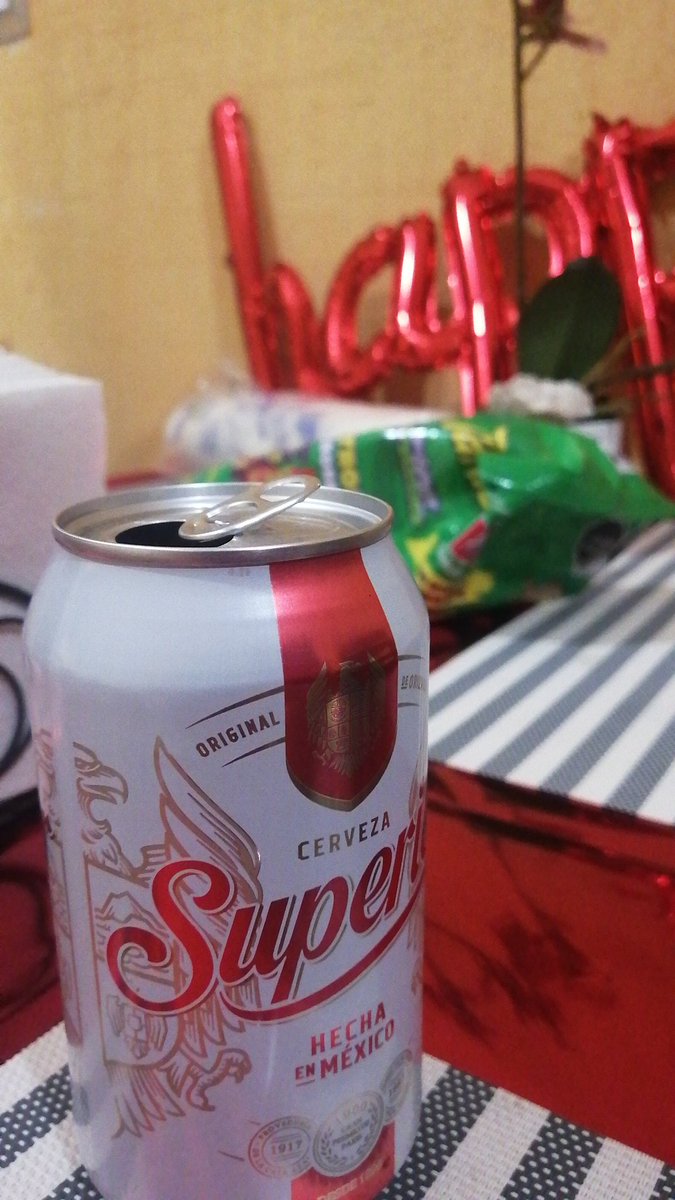 Single4012's tweet image. Y no llegaron los compañeros al festejo en la fiesta de cumple de una  amiga