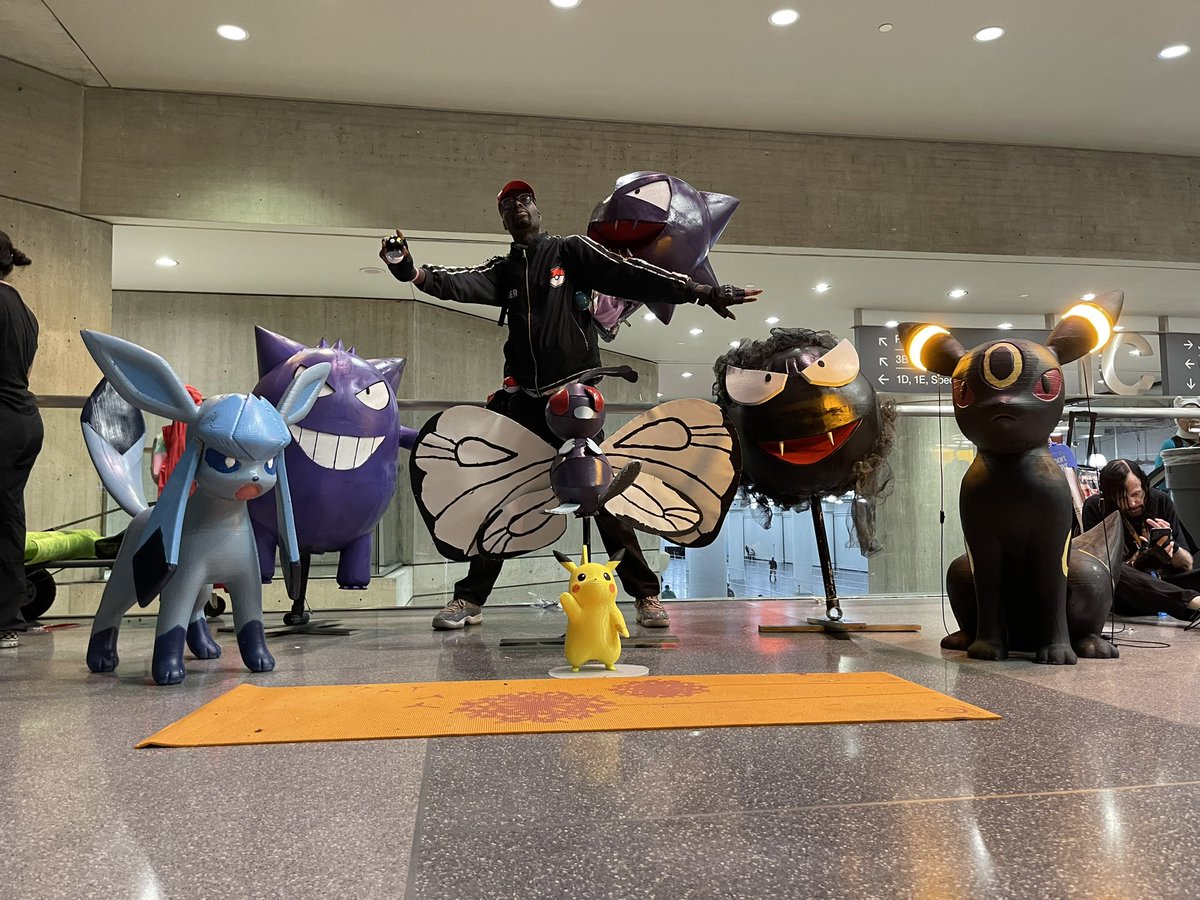 davidcosplay91's tweet photo. We pulled off the most successful cosplay ever. Can’t be a Pokémon master with out real Pokémon. 
A 2 year project of 3D printing, Eva foam crafting and multiple trips to conventions. #Pokemon151 #PokemonScarletViolet #PokemonUNITE #PokemonGO #PokemonArt #COSPLAYMODE #TeamRocket https://t.co/UWPkkJPYnu