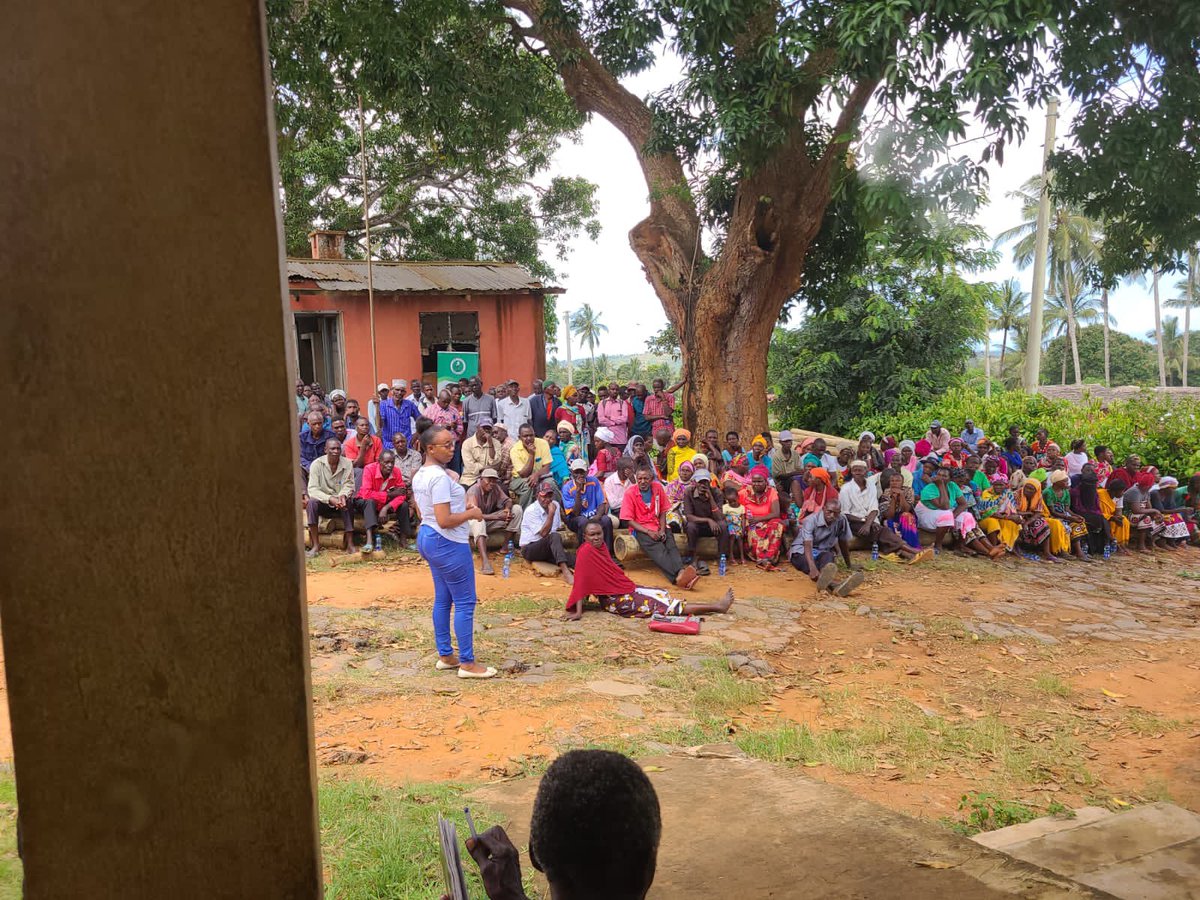 HakiYetuOrg's tweet photo. We joined officers from @KilifiCountyGov for a public baraza at Chanagande, Kaloleni to sensitise them on the importance of public participation in resource allocation. #HusikaUsikike https://t.co/6EnVpX8Cyi