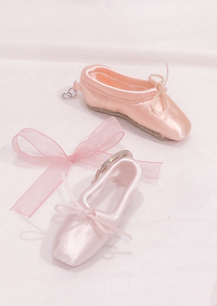 🛒키링 고리를 고르는 중이예요🩰🩰🩰