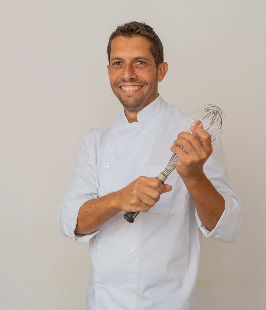 transgourmet_es's tweet photo. 🔈El 31 de octubre llega el concurso #ChefsenOr...,
¡y tenemos equipazo! 👏
🔝 Raül Ruíz, del restaurante #9suprem, nuestro concursante.
🔝 Y en el jurado, Rocío Morcillo (@RocioMChef4), finalista de @MasterChef_es 2016 y formadora de Hostelería en Transgourmet. https://t.co/G2B7bpV8DC