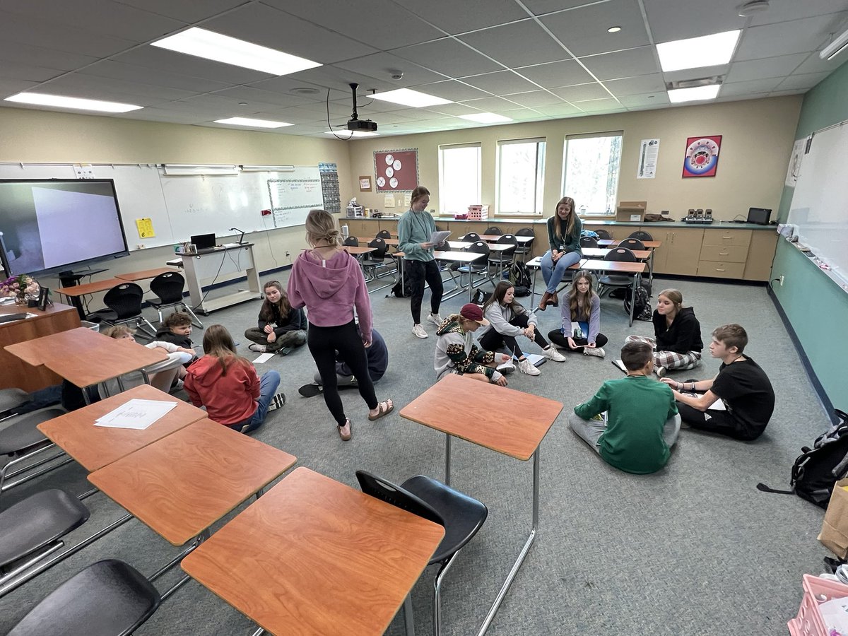 CCHS__LinkCrew's tweet photo. Some great work done today by @CCHS__LinkCrew leaders in their academic follow up meetings.   Rich discussions about making assumptions, goal setting, finding balance and identifying values all took place today.  Well done leaders!  @BoomerangPrjct https://t.co/VwNAvZUOsI