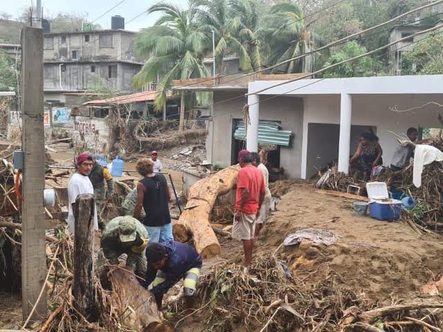 robertoofarrill's tweet photo. Los mismos que no tuvieron la capacidad de prevenir a la población sobre embate del huracán #Otis , ¿la tendrán ahora para operar el desastre provocado por la fuerza devastadora de un huracán de categoría 5️⃣⁉️ https://t.co/KLPQjXAlLm