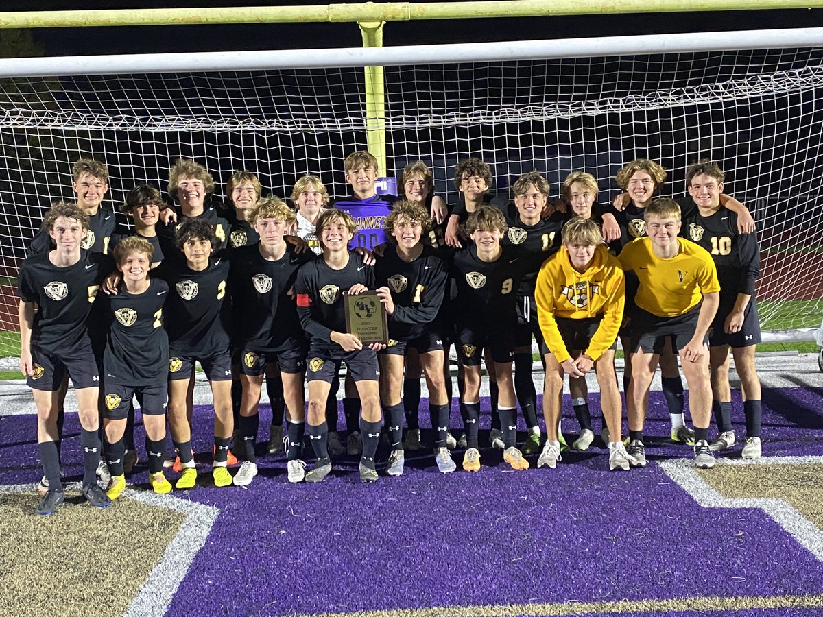 hingle_vhs's tweet photo. Congrats to the JV @Vianney_Soccer team for winning the CBC JV Tournament. The final tonight was 2-0. Xander and Logan scored the goals. David with the help of defense recorded the shutout. It was truly a team effort to win the tournament. https://t.co/PQHOXgwQpY