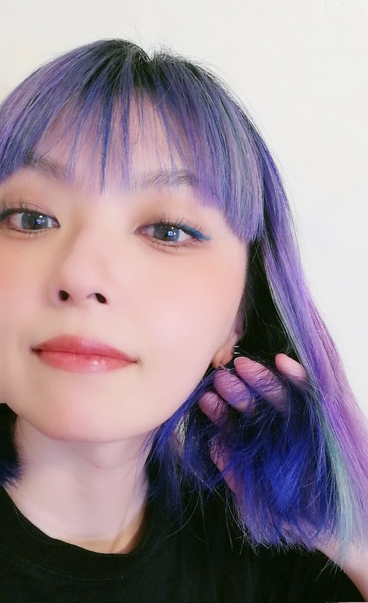 2_chiugiu's tweet photo. @colorbutter ロイヤルブルーは初めは濃く入りますのでお見知り置きを！
深くて黄味のないとてもいい青です！
ヘンプグリーンはクリアクリームで薄めたので元々の色が干渉して少しにごりましたね
 #エンシェールズ47 
 #カラーバター https://t.co/IldL7zo9Sl