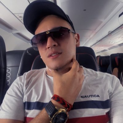 FernaCubides's tweet photo. #NuevaFotoDePerfil https://t.co/skgYLK3RiI