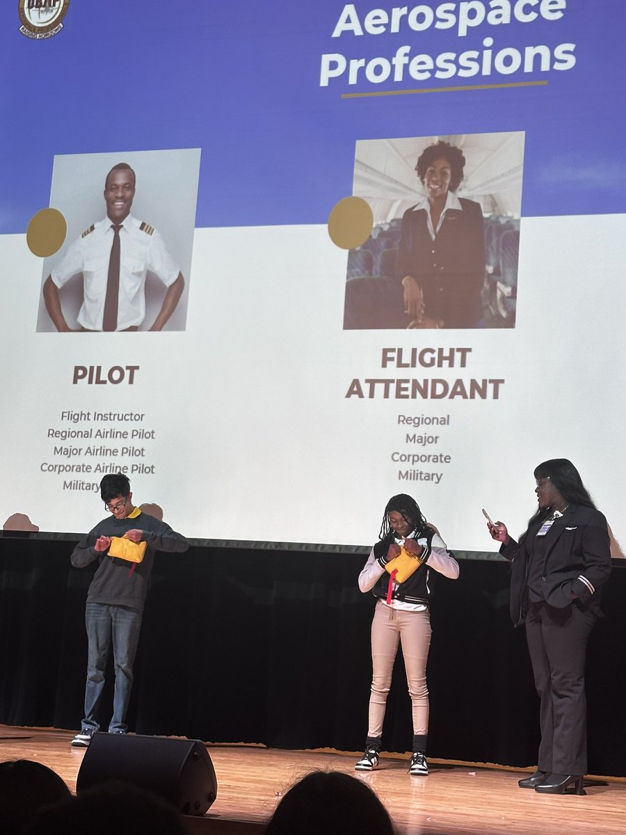 MRawlinsScience's tweet photo. Our 7th grade students participated in Aerospace for Schools. Students were presented with different careers in aviation and information on summer programs! Thanks to Mr. Tucker and Ms. McQueen for providing this opportunity! @MistaAnderson7 @ERLancasterMS @LancasterISD https://t.co/k11m2wRCYC