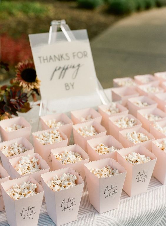 HappyWeddingApp's tweet image. Custom popcorn boxes for a fall wedding 
.
.
#FallWeddingFavors #CustomPopcornBoxes #AutumnCelebration #PopcornJoy #WeddingSeason #UniqueWeddingIdeas #PopcornLove  #FallInLove #PersonalizedWedding #PopcornHarvest