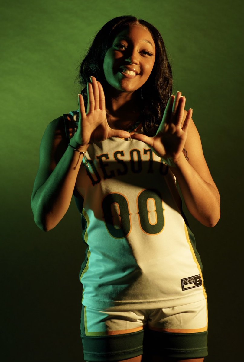 Mylasia Smith tweet media