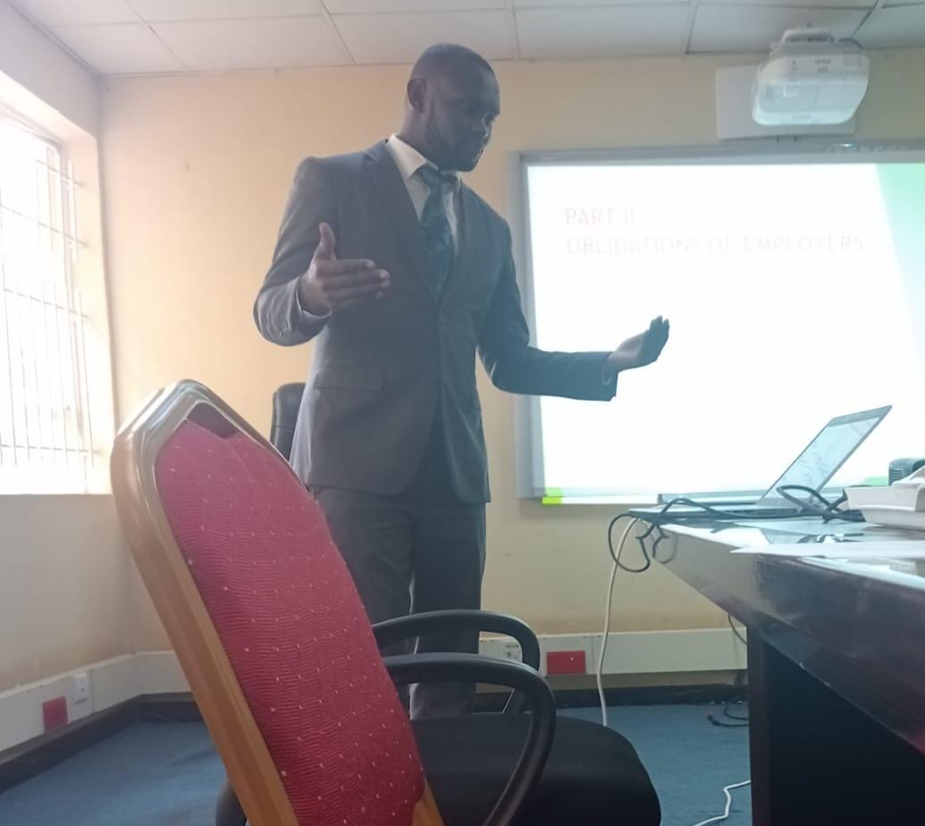 Mr. Christopher Mwita, head of @DOSHS_KE Nakuru County office,  had the opportunity to share with Judges & Magistrates  from Nakuru  Employment and Labour Relations Court (ELRC) and Advocates from LSK on Matters Work injuries Benefit Act (WIBA). 
#Labourlaws
#WIBA
#OSHA