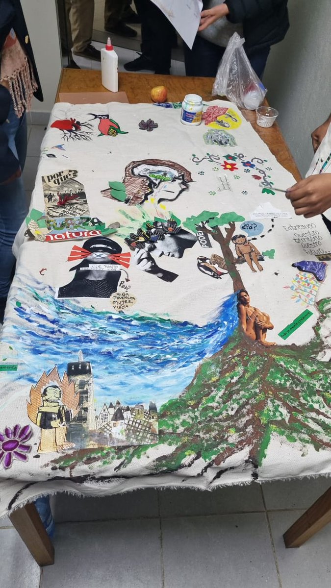 EcoMaxei's tweet photo. Hace unos días, impartimos el Taller Polifónico "Género y Biodiversidad", donde reflexionamos las diferentes relaciones que se dan con la biodiversidad a través de la interseccionalidad. Pusimos a prueba nuestra creatividad con un collage de nuestro sentir-pensar https://t.co/Y1lW3uZisA
