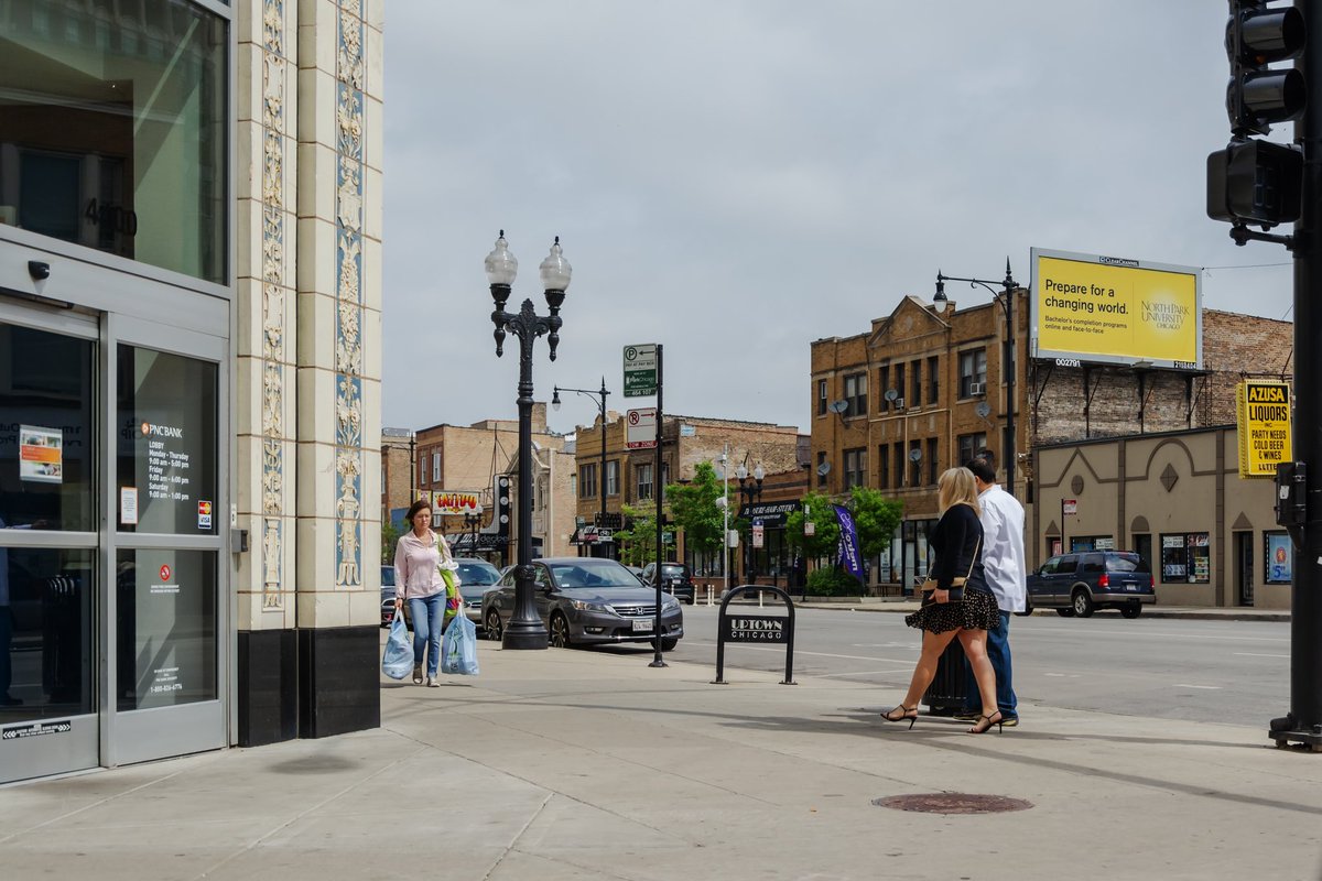 Statevillain's tweet photo. Uptown Girl Living In Her Uptown World… #Chicago #photoarchives #uptownneighborhood #nikonian #streetphoto #streetphotography #streetphotography #illinois_shots #northsideofchicago #uptown #statevillain #streetsofchicago May 2015 https://t.co/3VfXzFKjbz