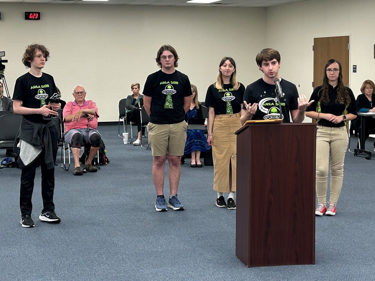 Area5188's tweet photo. Last month, Area 5188 presented at the Vigo County School Board of Trustees meeting to showcase our work to the school administration and the community. We are so grateful for the support from @vcscteamvigo! https://t.co/RaNf48eSXS