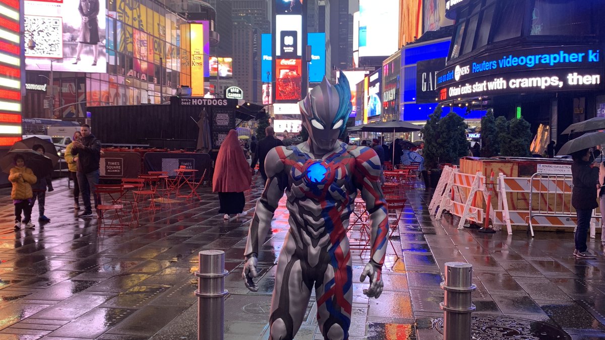 Ultraman Blazar in Times Square, in front of Tamashii Nations Store New York, during #NYCC 2023!

#Ultraman #UltramanBlazar #TamashiiNations #NYCC2023