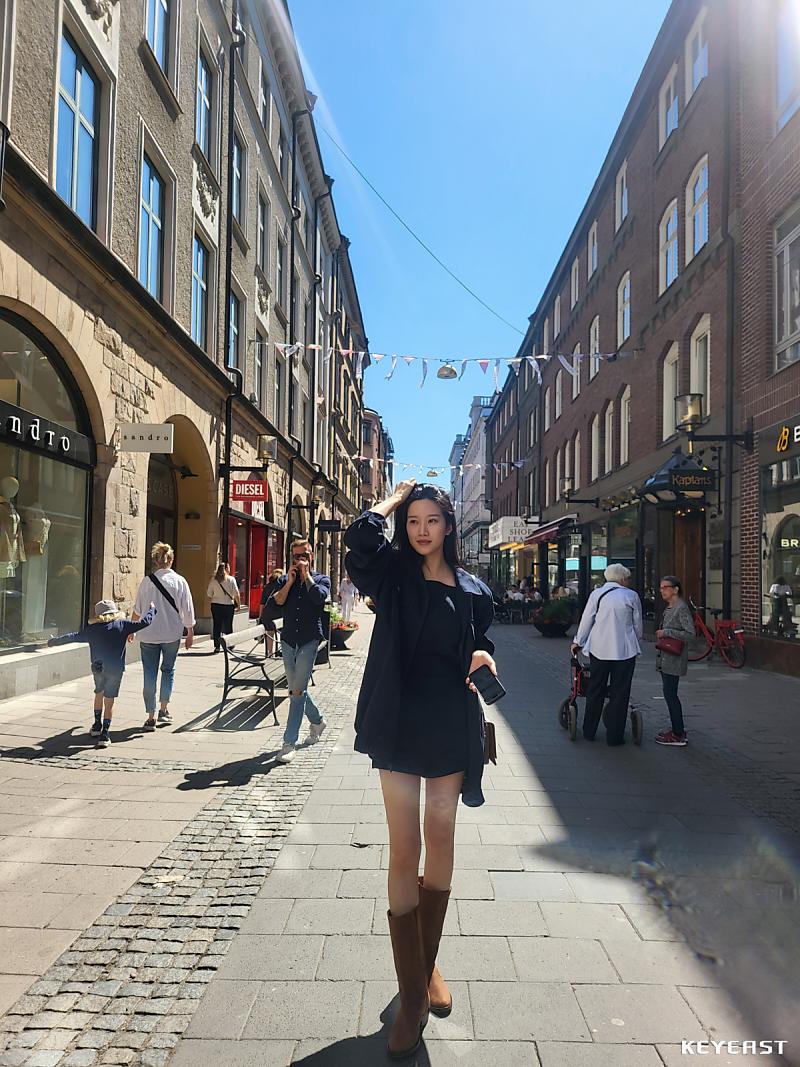 rinaidn's tweet photo. Dare. Sweden gurl. https://t.co/POCfqUVxdj