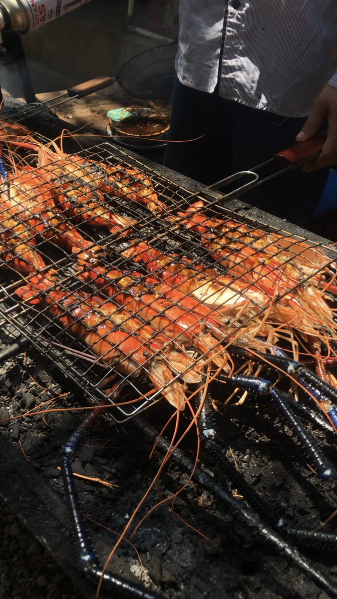merapi_uncover's tweet photo. Info madang lur,
Ikan langka Unagi alias sidat ada juga udang gajah yang dibakar manis 🤤
Makan di sini sambil liat jembatan kreo syahdunya pooolll lur ! 

Nama tempatnya Resto Unagi dan Udang Alam Kreo, lokasinya di Jl. Raya Banjararum, Kliran, Sendangagung, Minggir, Kabupaten Sleman, Daerah Istimewa Yogyakarta.