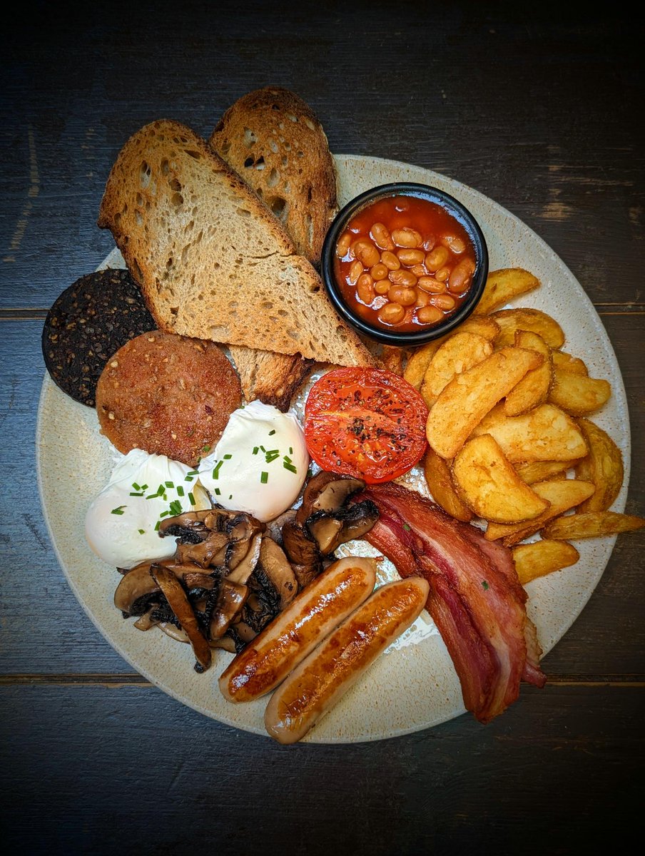 🥓Fancy a midweek breakfast in the famous Latin Quarter?

1520's legendary Tribal Fry is the ideal way to quell those stomach rumblings!

theresidencehotel.ie/en/bar/?utm_so…