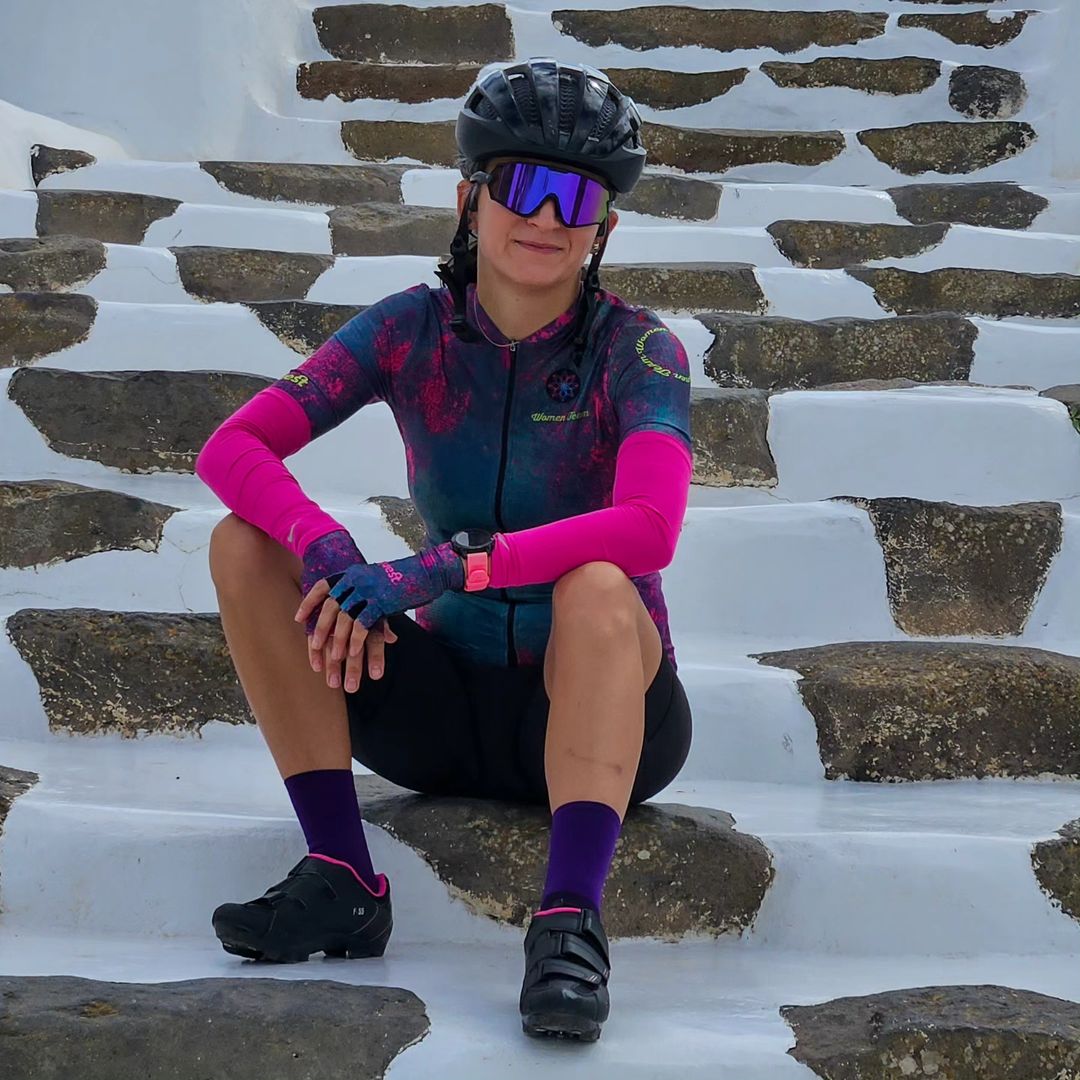 Beautiful winter cycling amongst the island winds with an FLR classic 😎😎.

Dora, from the Canary Islands, is all smiles as she takes a breather before heading back out!

Learn more at: flr.shoes.