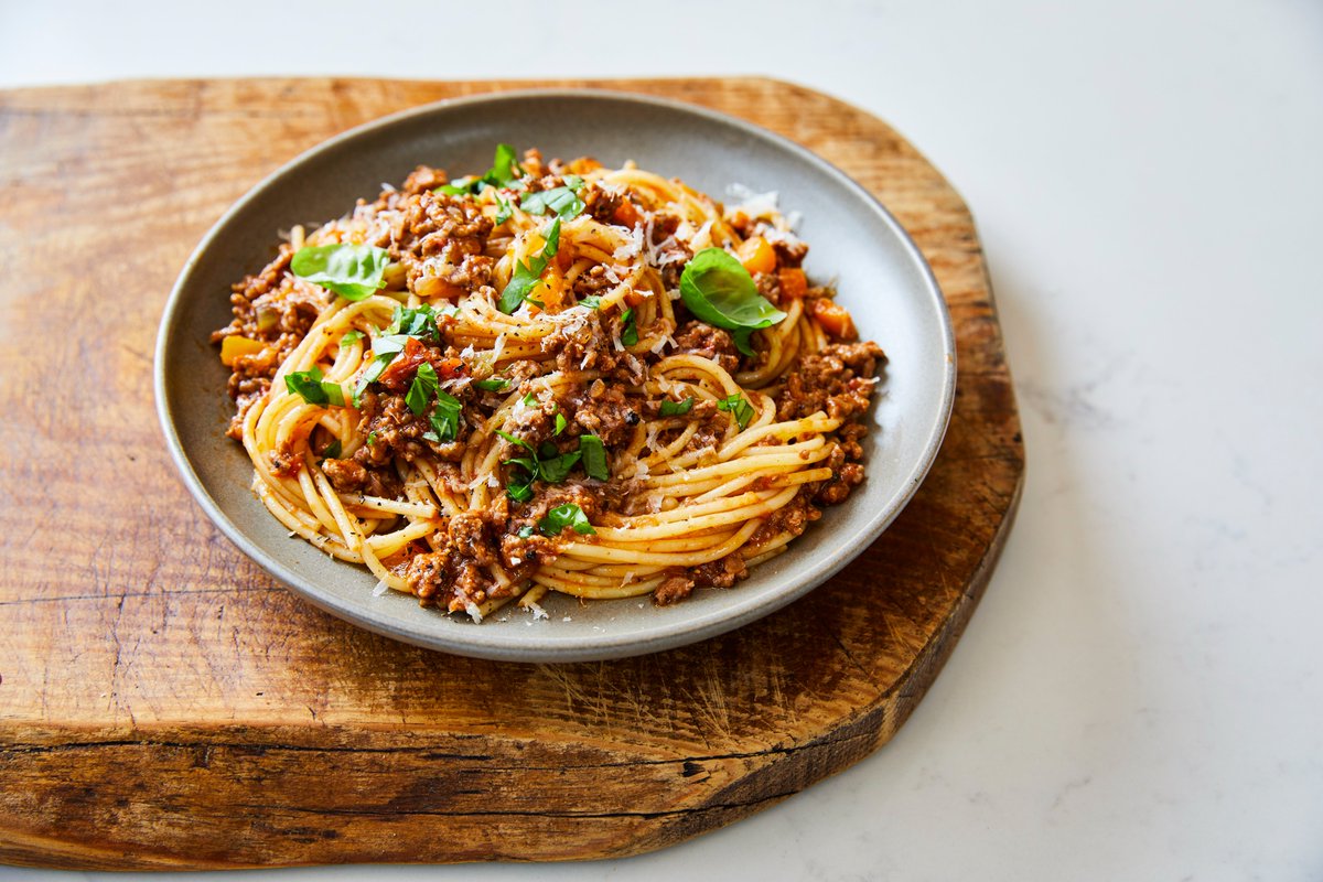 W’s launched @KnorrUK & @HairyBikers search for the UK's best Spaghetti Bolognese after research revealed that Brits are divided on the ‘proper’ way to make the classic dish. Submit your recipe via knorr.com/uk/BritainsBes… & select entrants will compete in a cook-off next month.