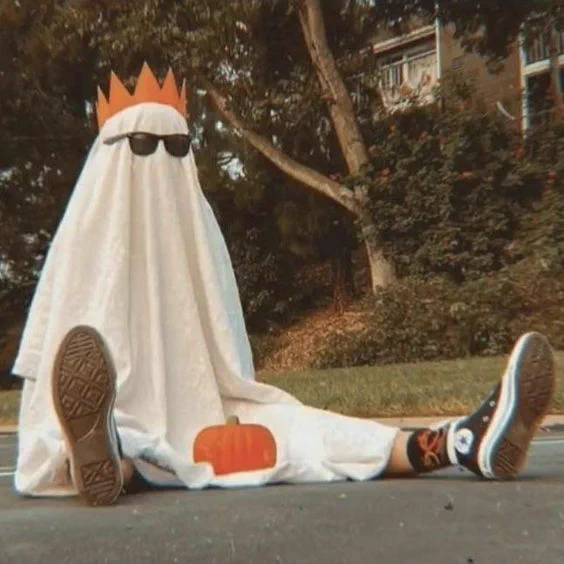 Who's excited for Hallowe'en? 