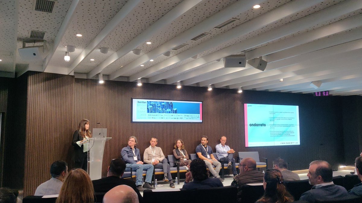 alex_de_felipe's tweet image. 🏆 Premio Nacional de Diseño 2023 en la modalidad Diseño y Empresa

#ElCaminoDelDato
#ondarreta
@ondarretams 

Y ponentes en el
#BerrilanBasqueTechSummit2023
#Saltoki