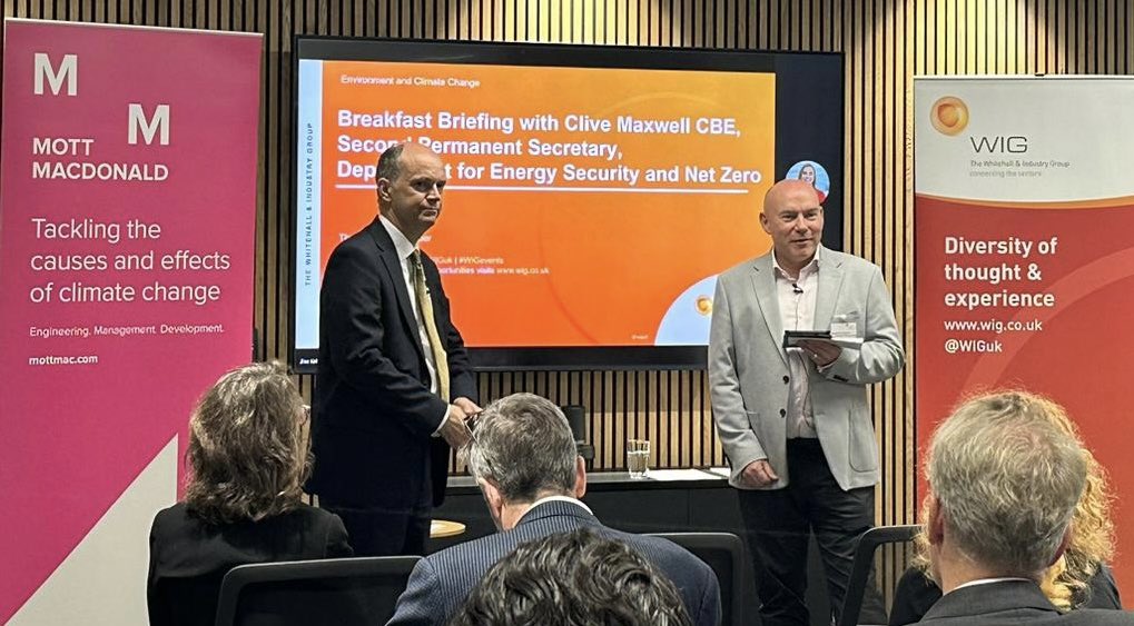 Brilliant @wiguk breakfast from Clive Maxwell @energygovuk covering energy security, energy efficiency & netzero with great discussion incl. on need for cross-sector collaboration on investment, supply chains, skills & systems thinking! Thank you @MottMacDonald for hosting.