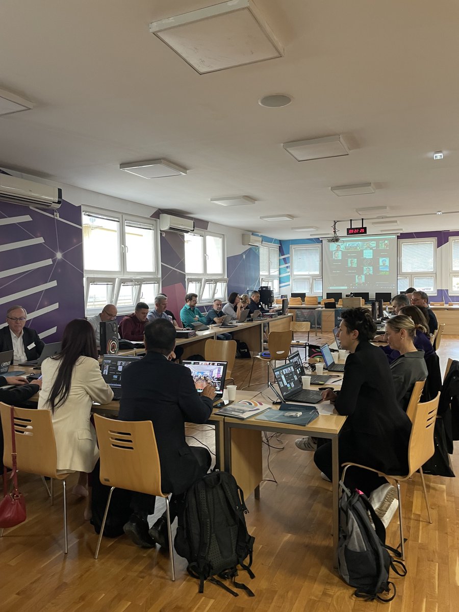 The representatives of many #bloxberg members come together from all over the world to delve into discussions about the bloxberg association, #blockchain, and the future of #desci ⛓ 🔬
#bloxbergSummit23