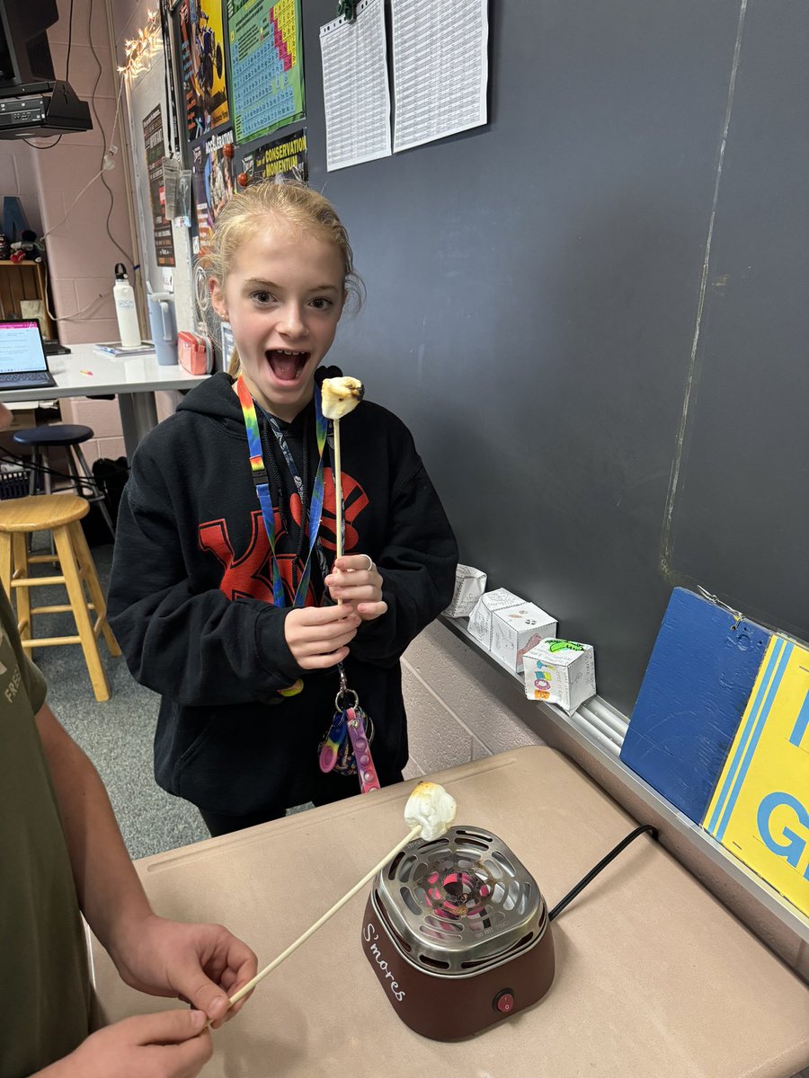 MsMiletto's tweet photo. Making s’mores to see physical and chemical changes in action! https://t.co/Z3EYFf2nQz