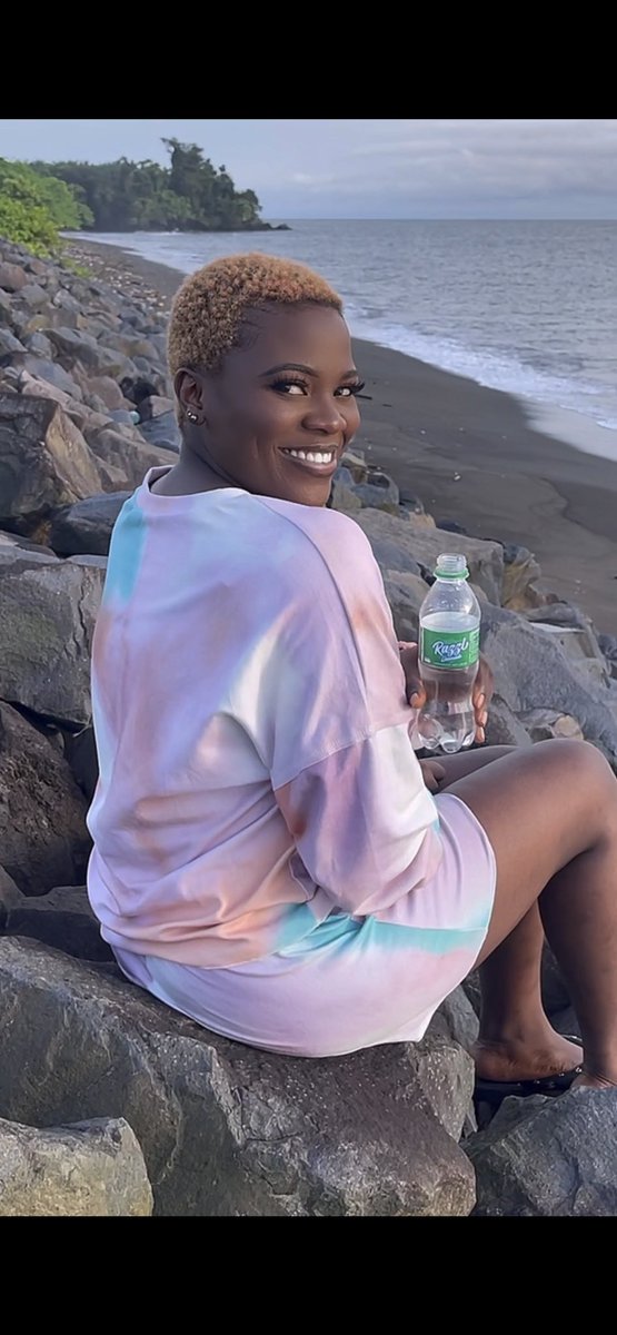 Forgive✅ Forget✅ and smile😊. Nothing dey this life. 
#rinyu #drinkrazzl #livethemoment