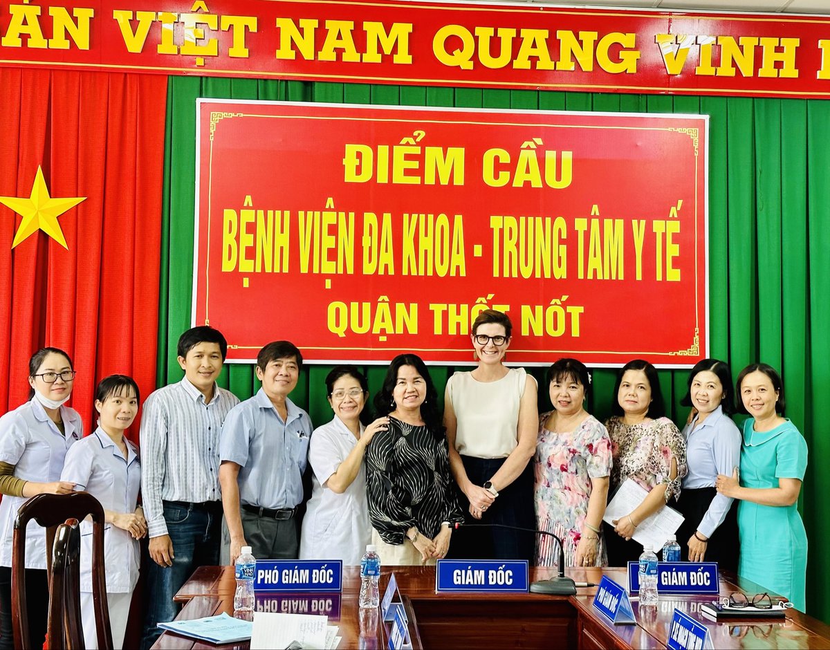 angepratt's tweet photo. Great pleasure to visit Thốt Nốt District 🏥 in Can Tho to hear about @WHO supported work on elimination of mother-to-child transmission of #HIV, Hepatitis B &amp; syphilis, + expanding testing 4 Hep C.

And the highlight of any field visit: meeting local healthcare workers! https://t.co/NiIfxuwOKw
