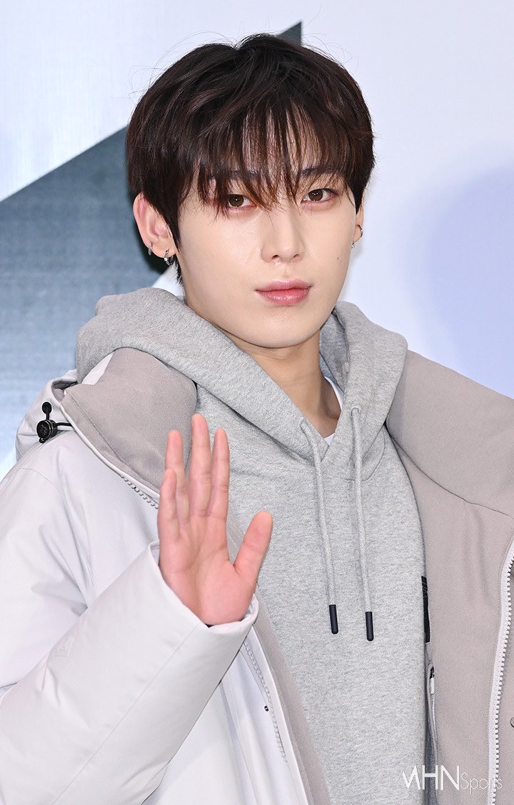 Ethereal__Sun's tweet photo. [Ms포토] 엔하이픈 선우 '매력 고양이' (출처 : MHN스포츠 | 네이버 TV연예) https://t.co/LN3yYo0IB0
#선우 #SUNOO https://t.co/fi1yVN6Tdd