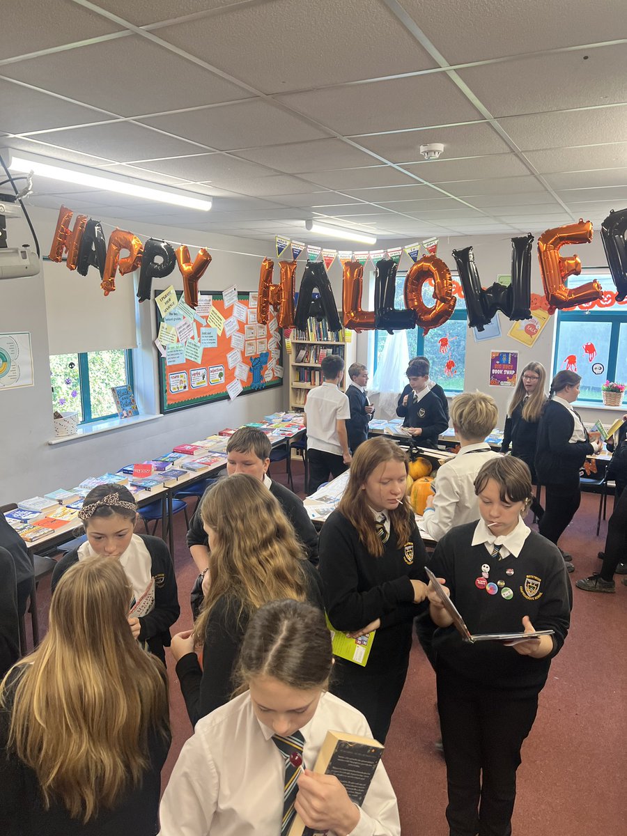 Bryntirion English (@bryntirioneng) on Twitter photo Lots of happy readers in the <a href="/BryntirionComp/">BryntirionComp</a> Halloween book swap! Thanks Mrs Lowry for organising! Lots of happy readers in the <a href="/BryntirionComp/">BryntirionComp</a> Halloween book swap! Thanks Mrs Lowry for organising!