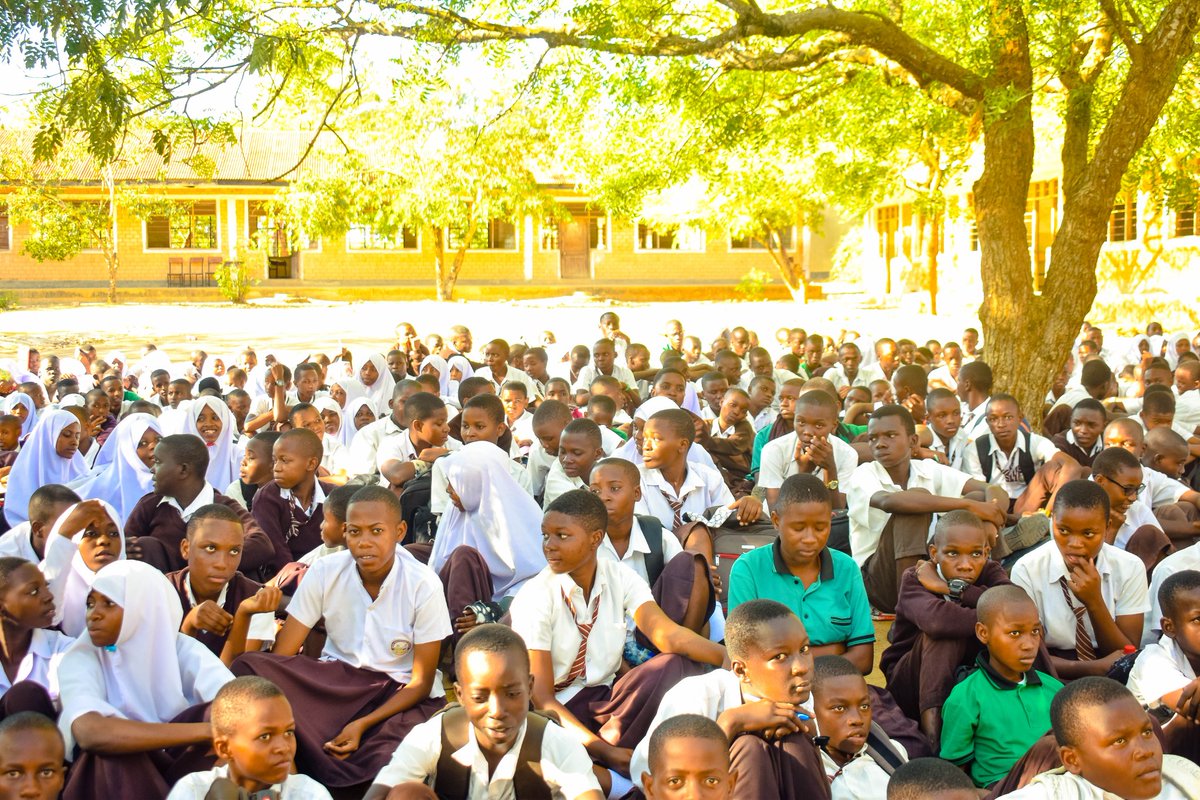 GeeGee255's tweet photo. Talking with youths students' of Boko Secondary School about Sexual Reproductive Health during community outreach for Tanzania Youth Summit prepared by @youngandalivetz together with @WHO, @wizara_afyatz,  @yaa_summit, @UNFPATanzania, @UNFPA, @ibp_network and @ManjuTanzania https://t.co/0CigtmBgQg