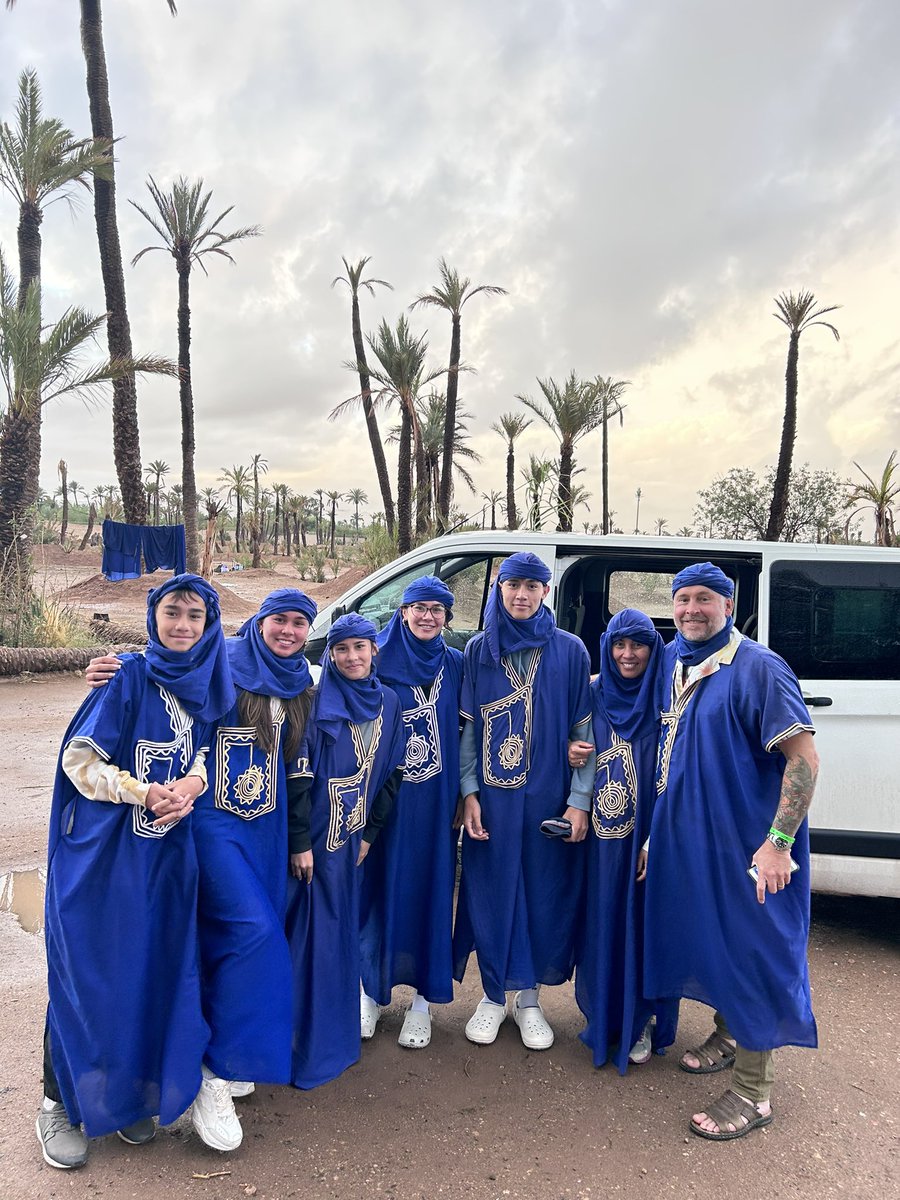 VenusDix's tweet photo. We are ready for our sunset camel ride camel 🐫 🐫 https://t.co/nThnv56giT