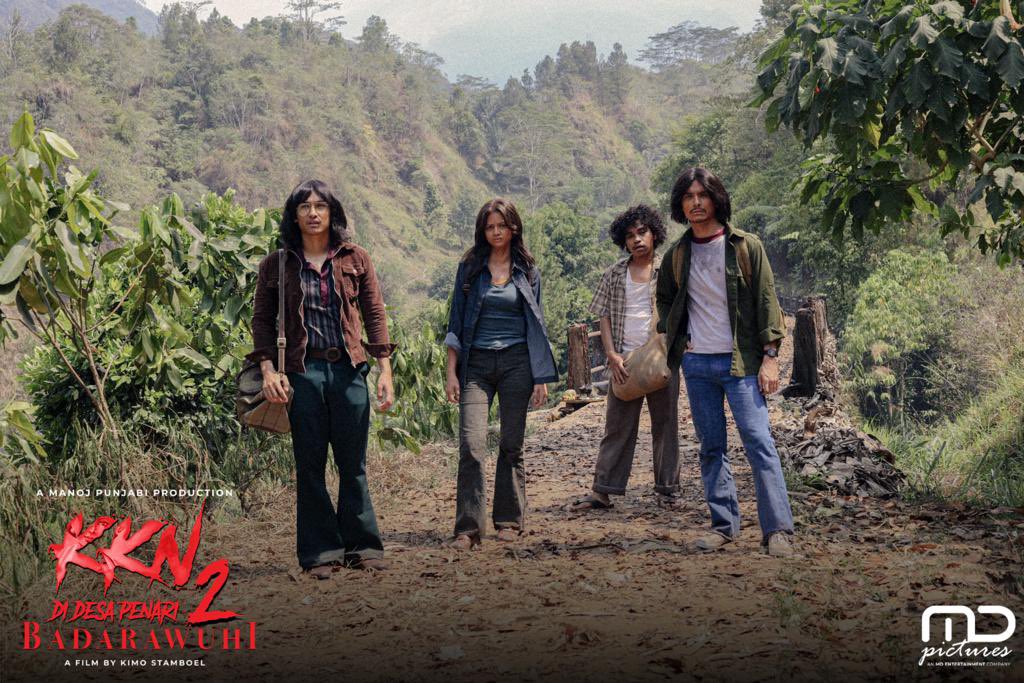 qwertyping's tweet photo. KKN di Desa Penari 2: Badarawuhi sudah mulai syuting, asli ini film bikin penasaran! Apalagi sosok Badarawuhi ๐
Kita tunggu update selanjutnya di @MDPictures pasti banyak kejutan!
#Badarawuhi
#KKNDiDesaPenari2
#KKNDiDesaPenari
#MDEntertaiment
#MDPicture
#pichouseFilms https://t.co/mHnAoEZ4Mx