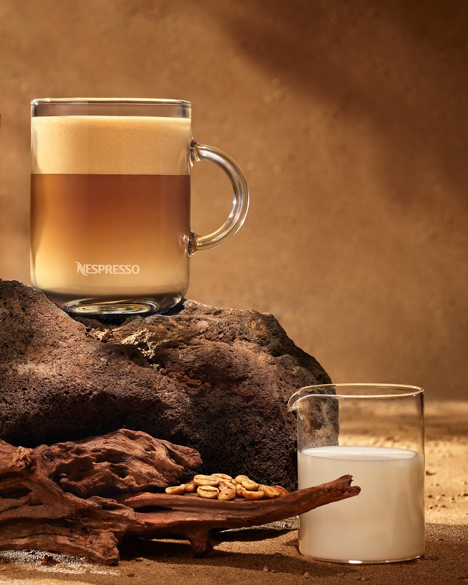 NespressoUK's tweet photo. Have you tried our Master Origins El Salvador blend? ๐
This delicious coffee is packed full of natural sweet, jammy and fruity notes. Add a dash of milk to bring out the malty, biscuit flavours.
#MasterOrigins #MadeWithCare #ElSalvador #Nespresso #NespressoVertuo https://t.co/U9TqyrU6QX