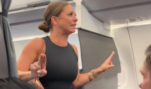 maryxreeee's tweet photo. new rule, if it didn’t happen in the real tangible world, it didn’t happen bc the internet? that mf is not real 😂 https://t.co/TtANPQ6iHx
