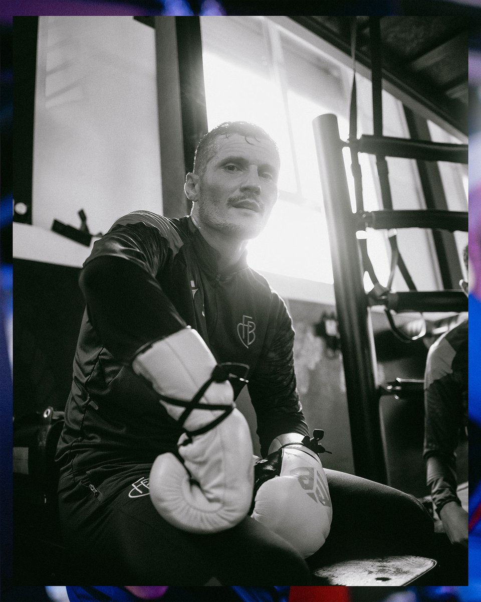 FCBasel1893's tweet photo. 🥊 Kämpfe 😓 Schwitze 💯 Yysatz 🎯 Fokus

Unsere erste Mannschaft durfte ein Box-Training absolvieren. Blaue Augen gab es keine, dafür jede Menge Schweissperlen.

#FCBasel1893 #AlliZämme #rotblaulive https://t.co/vf8WU9jetb