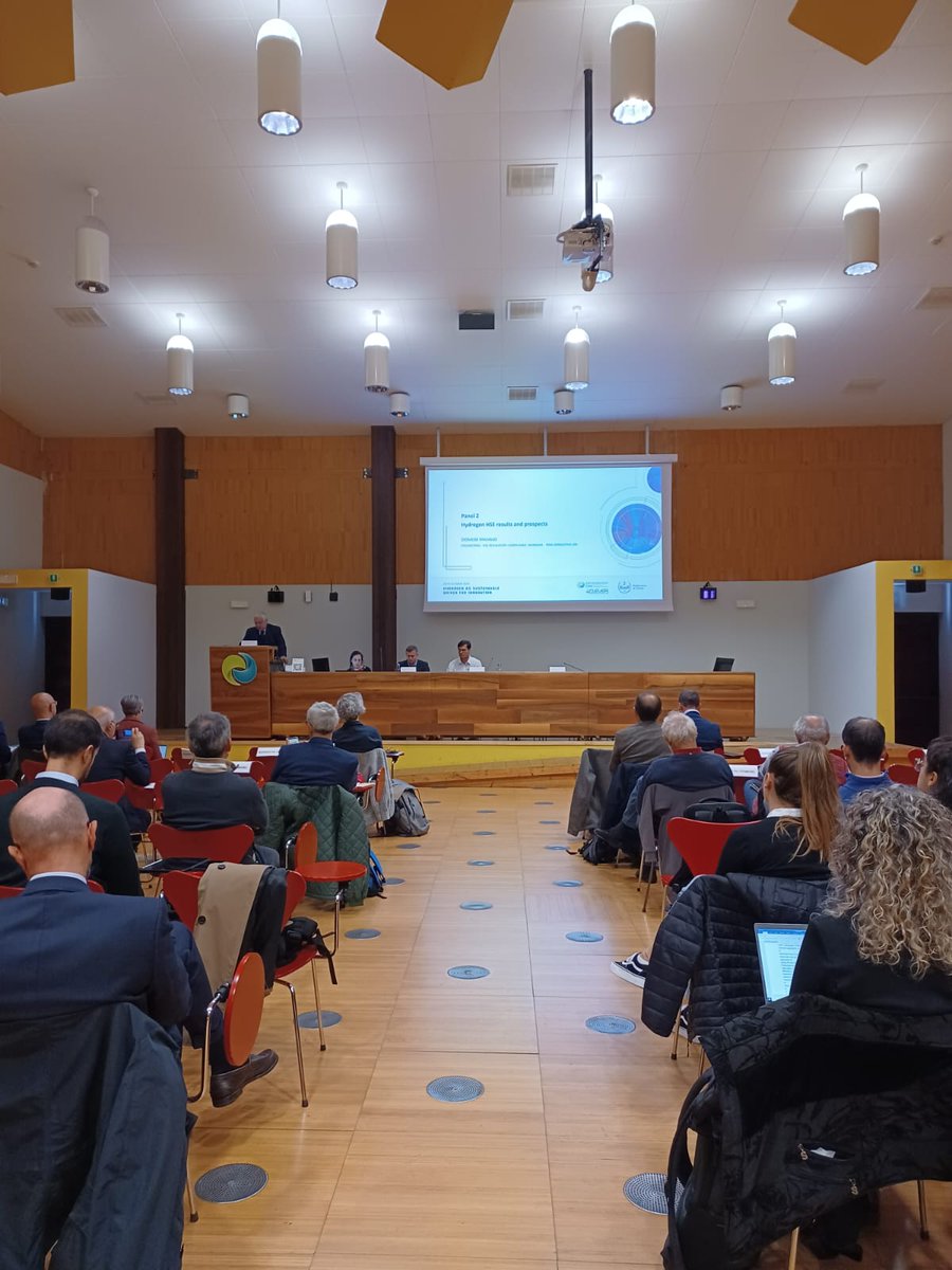 best4hy's tweet photo. Thanks to Sergii Pylypko @Elcogen_EU , Thomas Kiupel #EKPO and Diomede Malvaso with Alessandra Cuneo as moderator from @RINA1861 for this 2nd panel on hydrogen #enduses discussion 👇 https://t.co/SgrVUQeyWp
