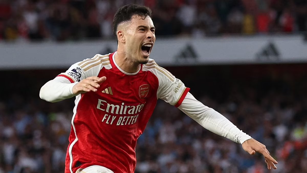 Arsenalnewschan's tweet photo. 🗣️Gary Neville when asked who is going to win the Premier League this season: "Arsenal." 👀

Short and sweet here from Gary 😂 All I know is that after the first 9 games of the season we are right up there and if we can make a couple of key signings in January we will be right up there come game 38 👍