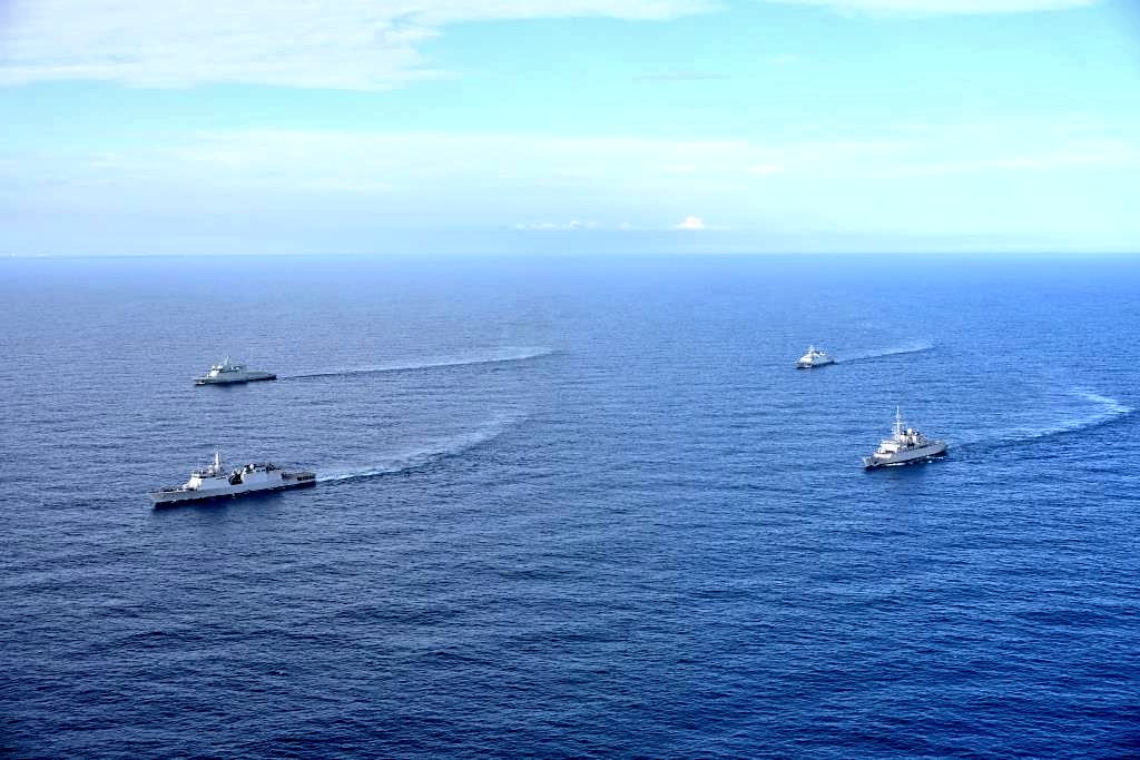 #GulfofGuinea #MaritimeSecurity

OPV #INSSumedha P58
@indiannavy 🇮🇳
FFLH #FSVentose F733
@MarineNationale 🇨🇵
OPV #ITSFoscari P493
@ItalianNavy 🇮🇹
OPV #SPSTornado P44
@Armada_esp 🇪🇦

@CIMSEC