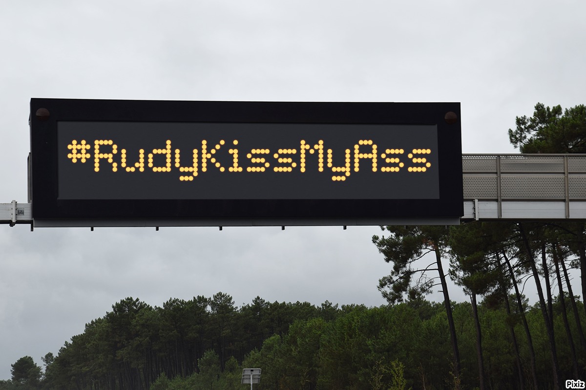 VictorSinclair3's tweet photo. Salut @RReichstadt 
Si jamais tu envisageais de profiter de ta grève de X pour partir en week end prolongé, en prenant l'autoroute, le fais pas !
Mauvaise idée. 
Ils sont avec nous.
Bisous mon gros Rudy.
🖕
#RudyKissMyAss https://t.co/sgX6WEemBM