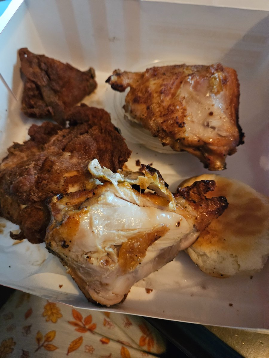 geminitsm's tweet photo. @kfc I very disappointed with the food I received from my Doordash order. This is unacceptable. This was supposed to be all grilled. I paid too much to received food like this. https://t.co/wAsgjFtLAy