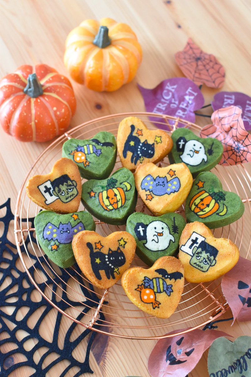 yuni_sweets's tweet photo. デコマドレーヌ
ハロウィンバージョン🎃

抹茶味とパンプキン味

#yummy #sweets #homebaking #homecafe #スイーツ #おやつ #デザート#手作りお菓子 # 家カフェ#おうち時間  #ハロウィン  #ハロウィンスィーツ  #Halloween2023  #マドレーヌ  #パンプキン  #抹茶 https://t.co/8BzCeWETcN