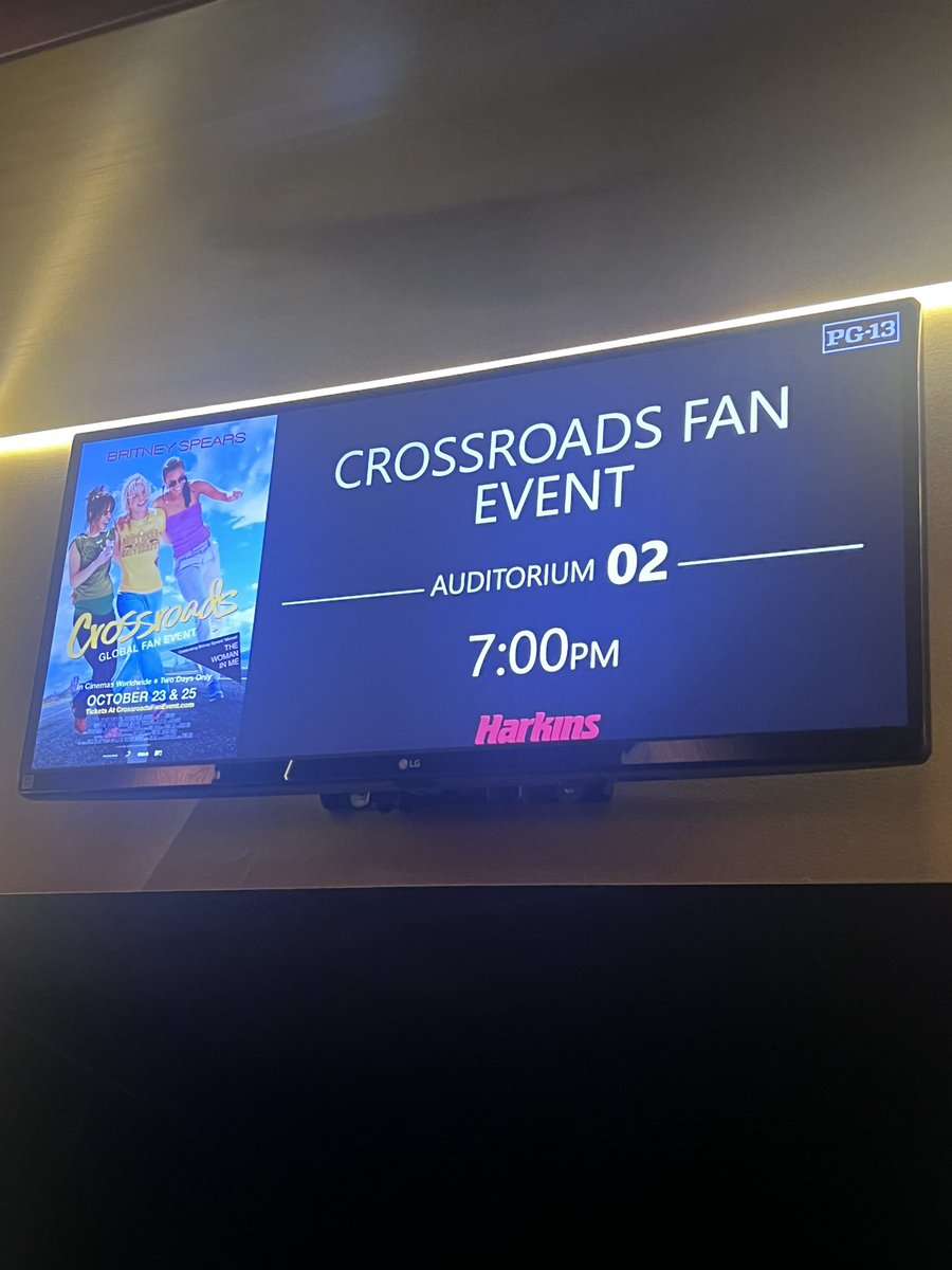 AshPattersonTG's tweet photo. Still can’t get over that I got to watch this iconic movie in theaters. #Crossroads @britneyspears 🥰 https://t.co/mhur7NxYqW