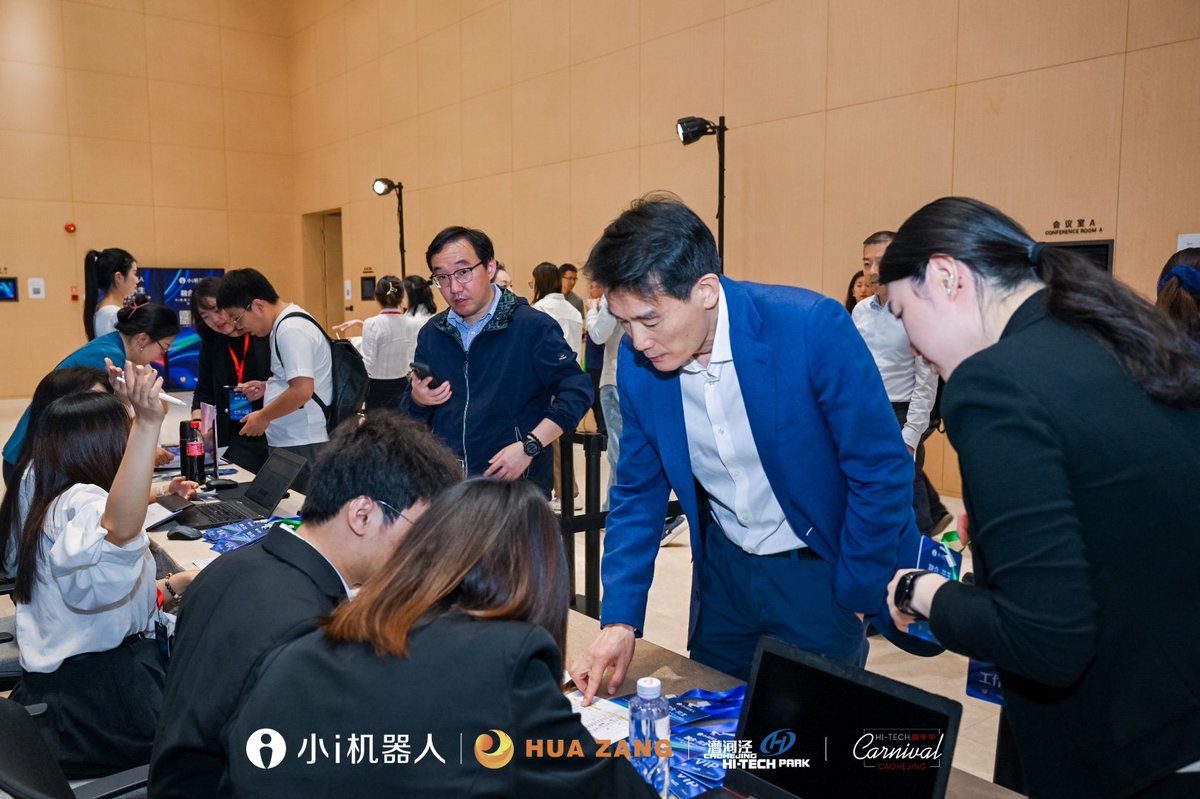 Xiaoirobot's tweet photo. The wait is over! Join us at 2:00 pm (UTC+8) for the grand reveal of the Xiao-I #HuaZangecosystem.
Explore our achievements implementation and the path to commercialization. Let's embark on this exciting journey together!
#AI #CognitiveIntelligence #AISolutionProvider #XiaoI https://t.co/Nfot3d6sZ5