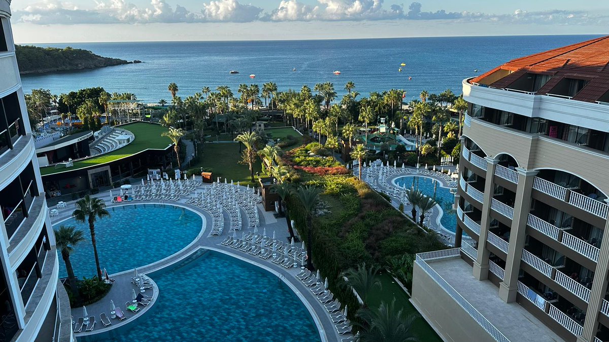 Family Travel Explore tweet media