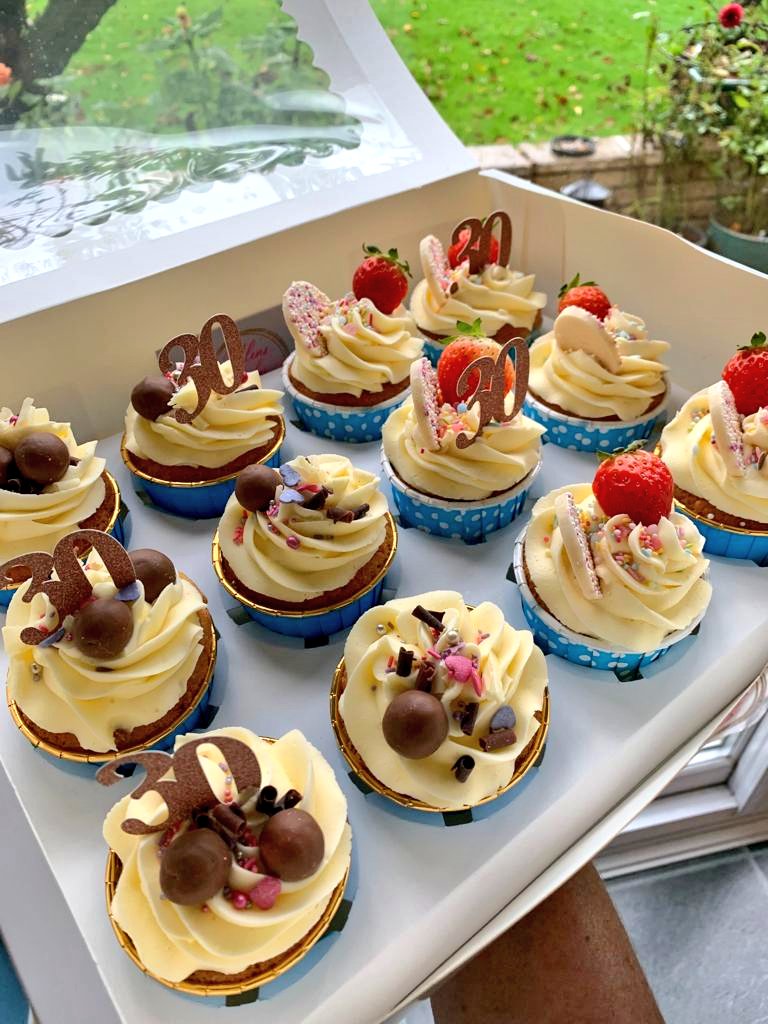Vanilla cupcakes for a 30th birthday celebration😊#EarlyBiz #baking #WinchesterUK #Hampshire #food