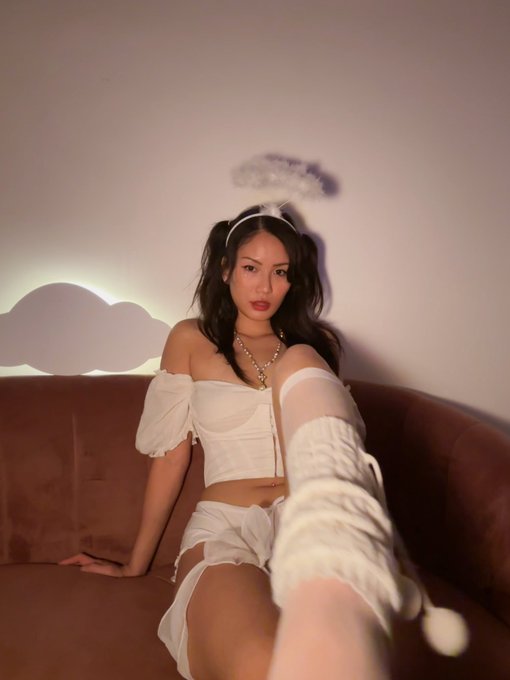 Ur angel 👼🏻☁️🤍 https://t.co/70HOysx1dN